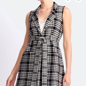 Daniel Rainn Black and White Plaid Vest